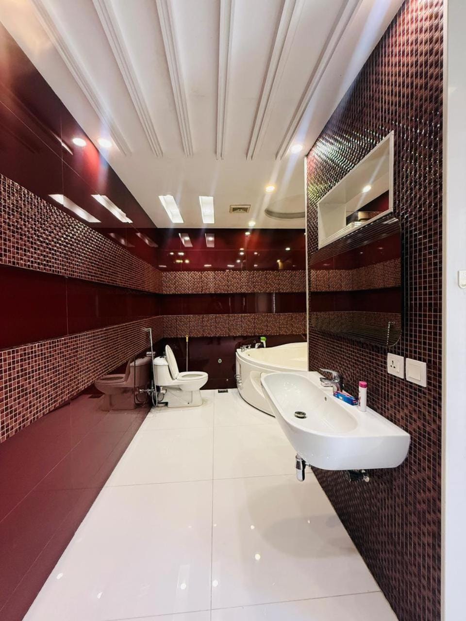 Experience Comfort and Class, Modern 3 Bed First Floor in DHA Phase 4 Lahore Villa in Lahore