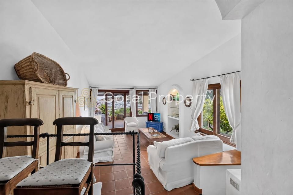 TV and multimedia, Living room, Sea view