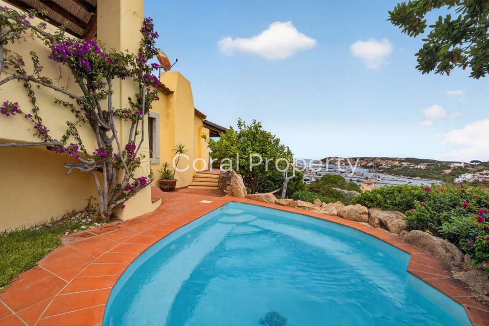 Property building, Sea view, Swimming pool