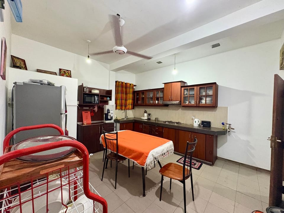 Serene Minuwangoda, 10 mins Airport Katunayake House in Western Province