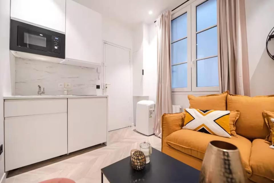 Lovely Home Close To Champs Elysées Apartment in Paris