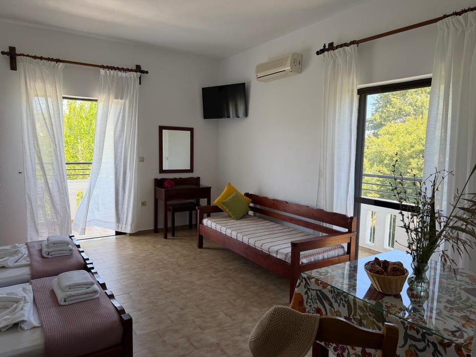 Zourpos Studios Apartment in Crete