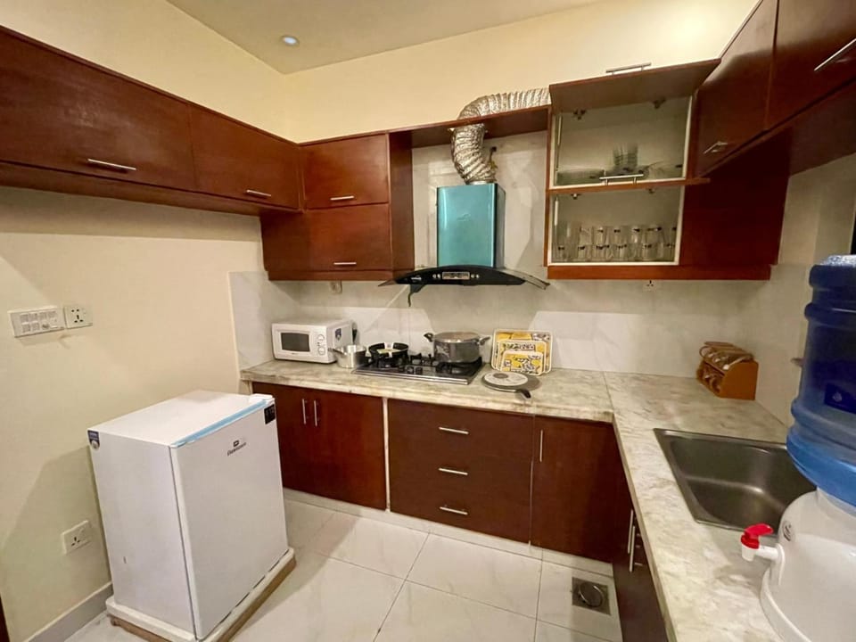 Affordable Luxury, Spacious 3 Bed Family Home in DHA Phase 9 Villa in Lahore