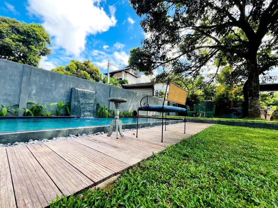 Garden, Swimming pool