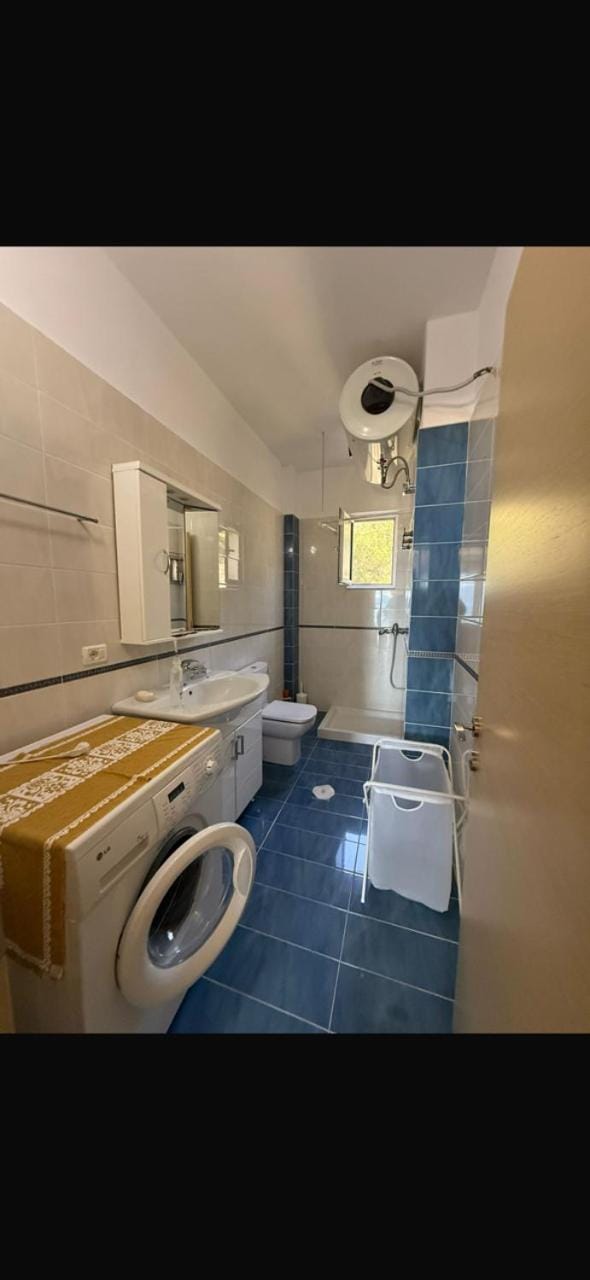 Shower, Toilet, Bathroom, washing machine