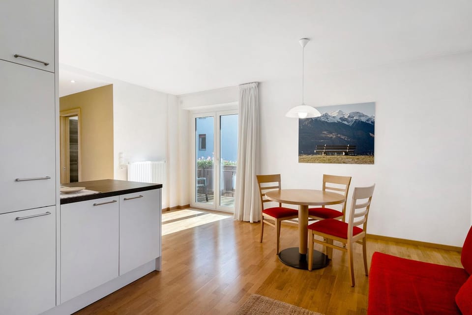 Property building, Kitchen or kitchenette, Living room