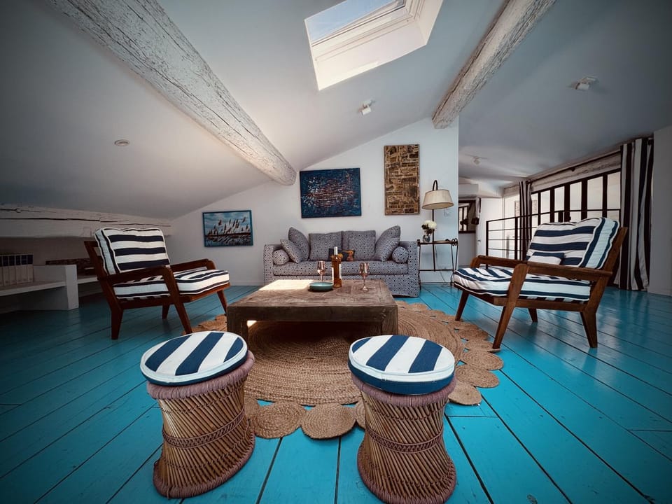 Communal lounge/ TV room, Living room