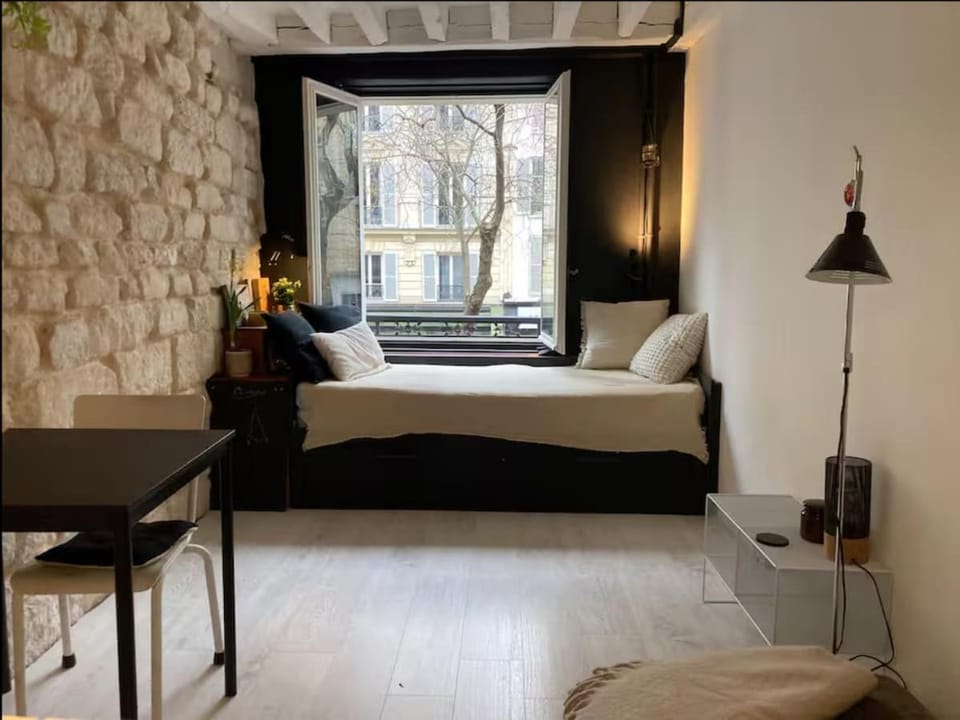 charming studio in center of Paris Apartment in Paris