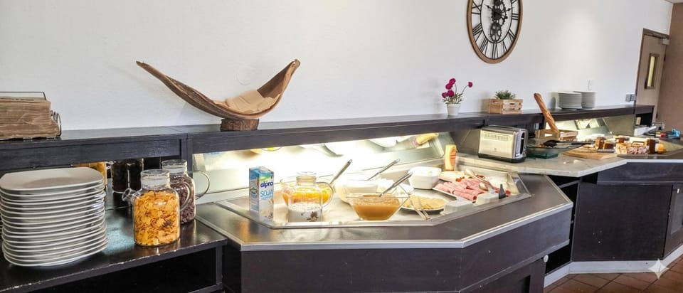 Breakfast, Continental breakfast