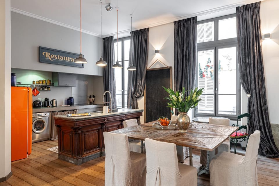 Kitchen or kitchenette, Photo of the whole room, Dining area