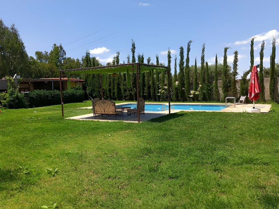 Garden, Dining area, Swimming pool