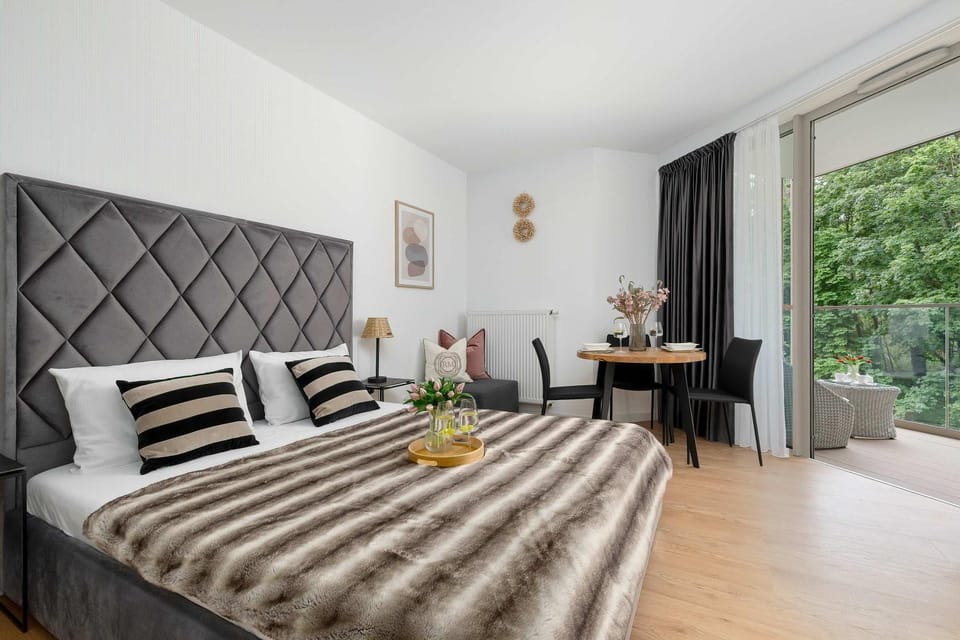 Bed, Balcony/Terrace, Photo of the whole room, Seating area