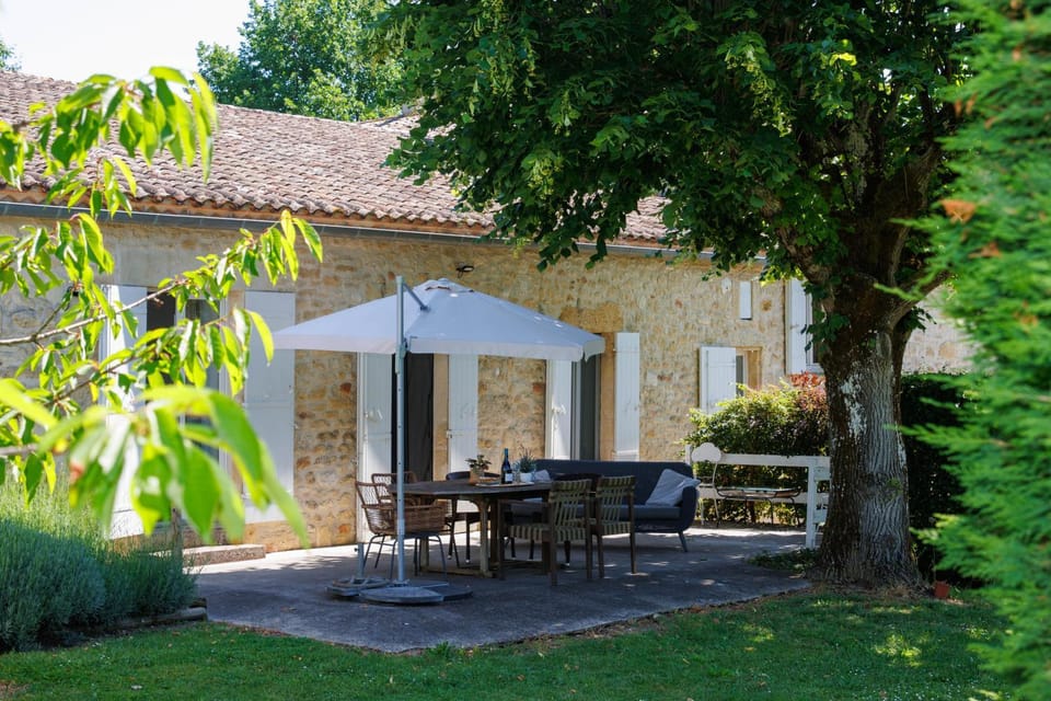 Patio, Day, Balcony/Terrace, Dining area, Garden view