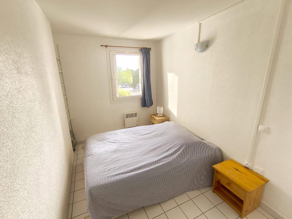 Bed, Night, Photo of the whole room, Bedroom