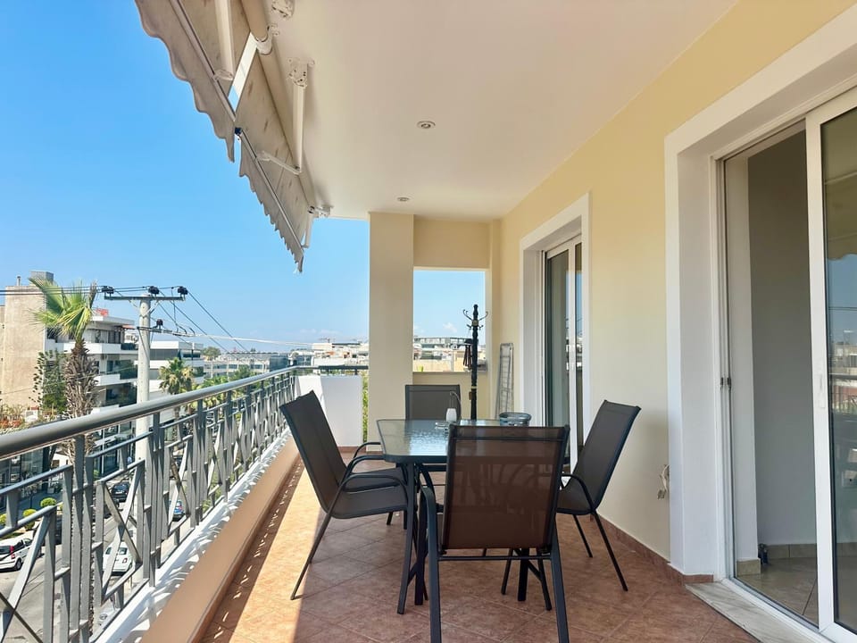 Prime Oasis Glyfada Apartment in South Athens