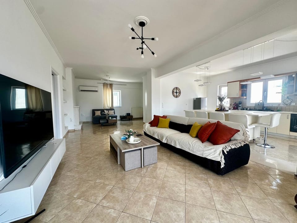 Prime Oasis Glyfada Apartment in South Athens