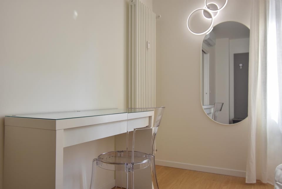 Bedroom, air conditioner