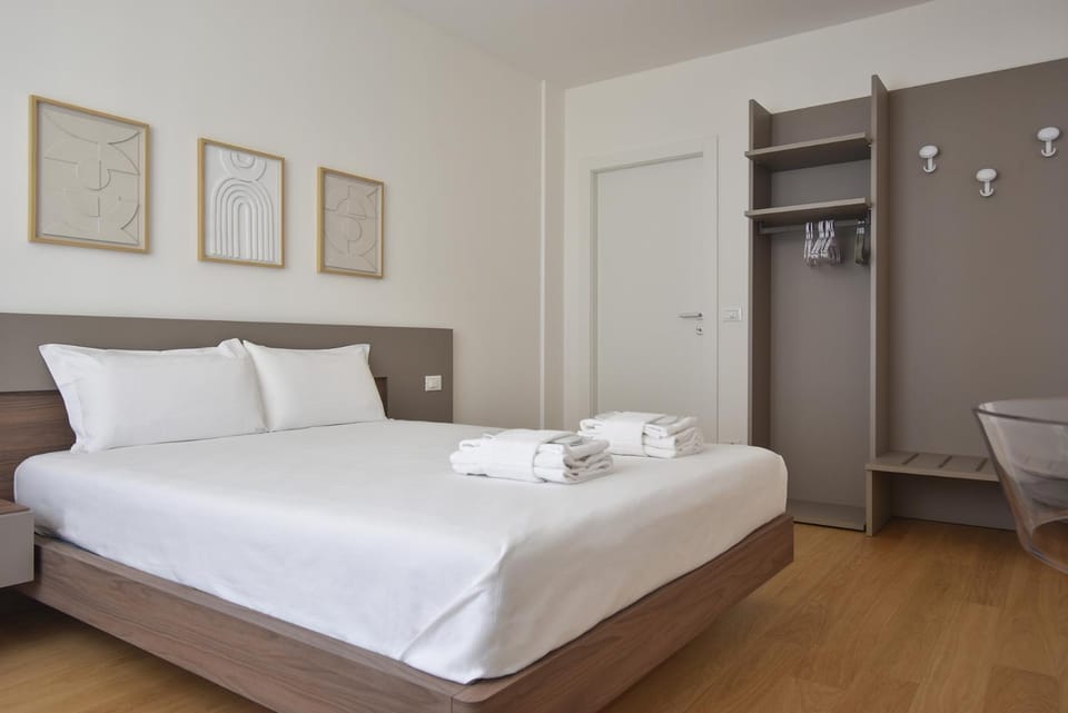 Bed, Photo of the whole room, Bedroom, towels, wardrobe