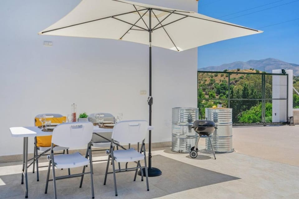 Casa Elisa Rural Pool Villa with Mountain Views Villa in Sierra de las Nieves