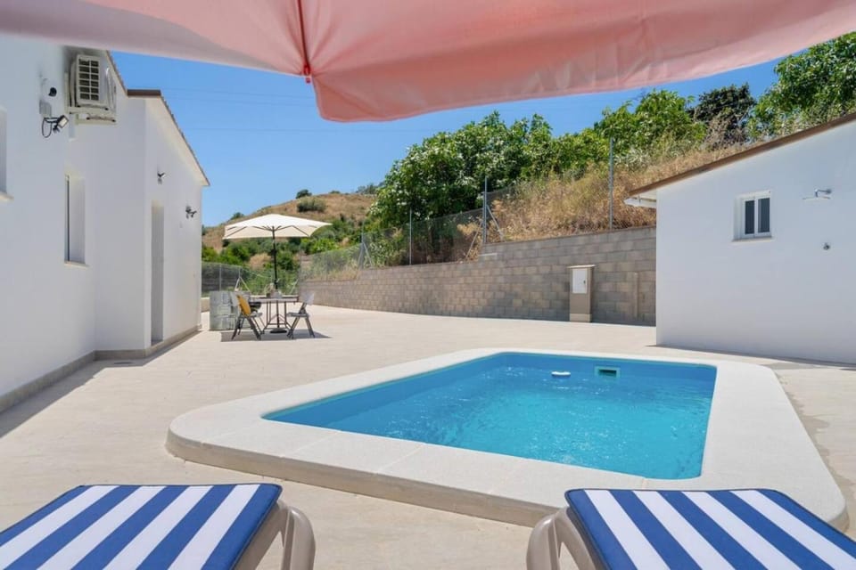 Casa Elisa Rural Pool Villa with Mountain Views Villa in Sierra de las Nieves