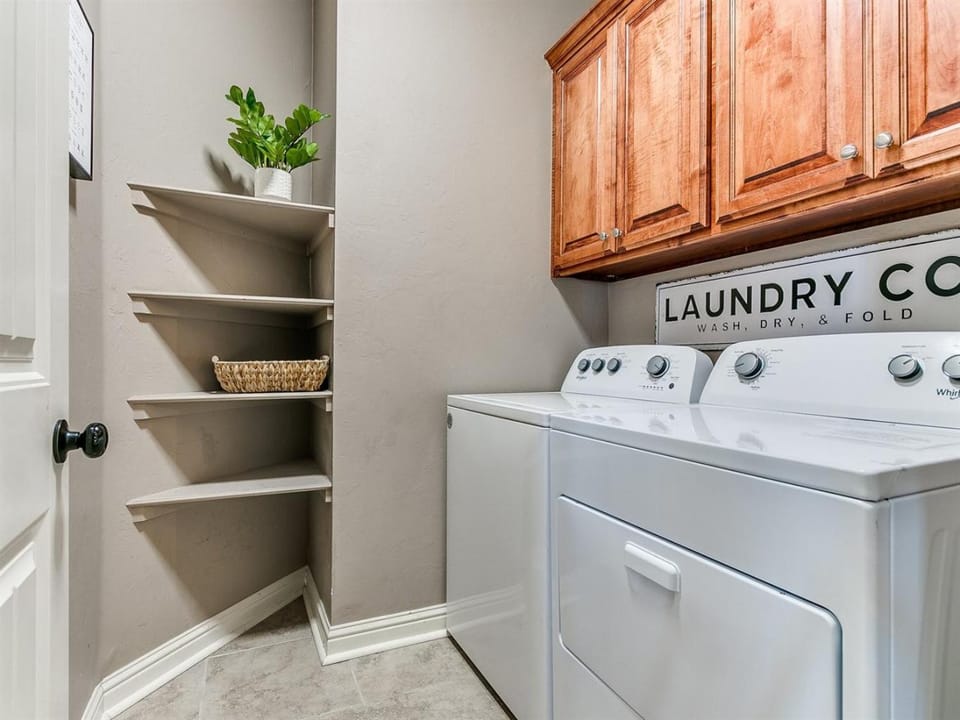 Welcome Home to Comfort and Convenience in Norman! House in Norman
