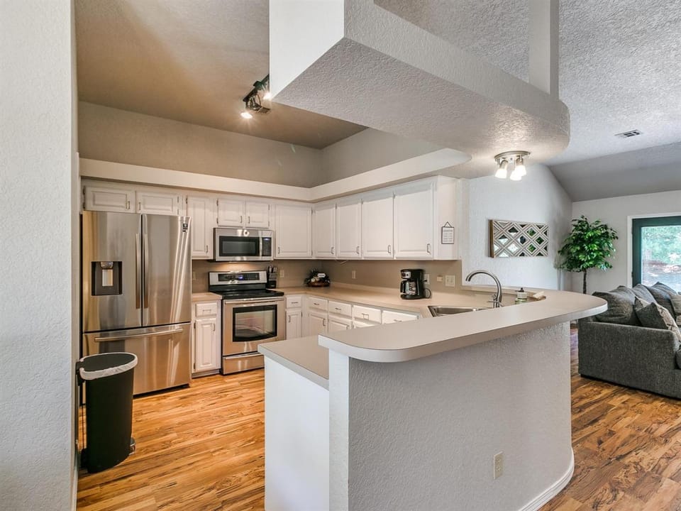 A Serene Family Stay in Edmond House in Edmond