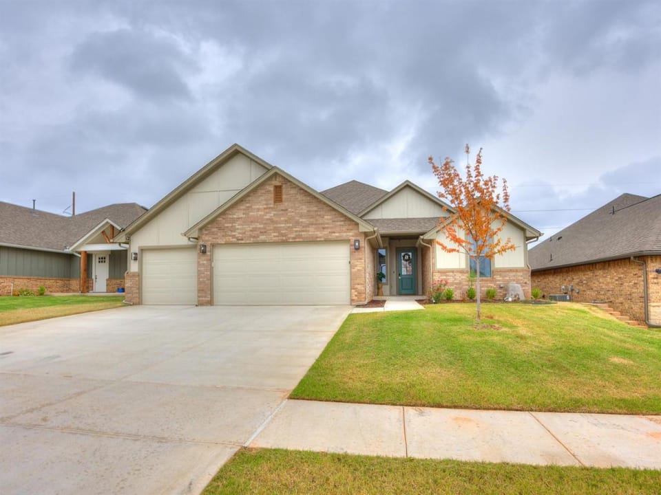 The Ladera Lane Retreat Country House in Norman
