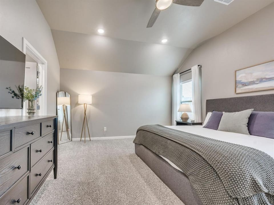 The Ladera Lane Retreat Country House in Norman