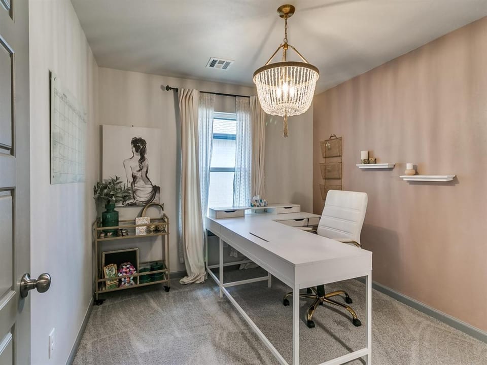 Your Unforgettable Temporary Haven! House in Edmond
