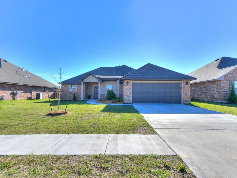 Excellent new home in wonderful neighborhood House in Yukon