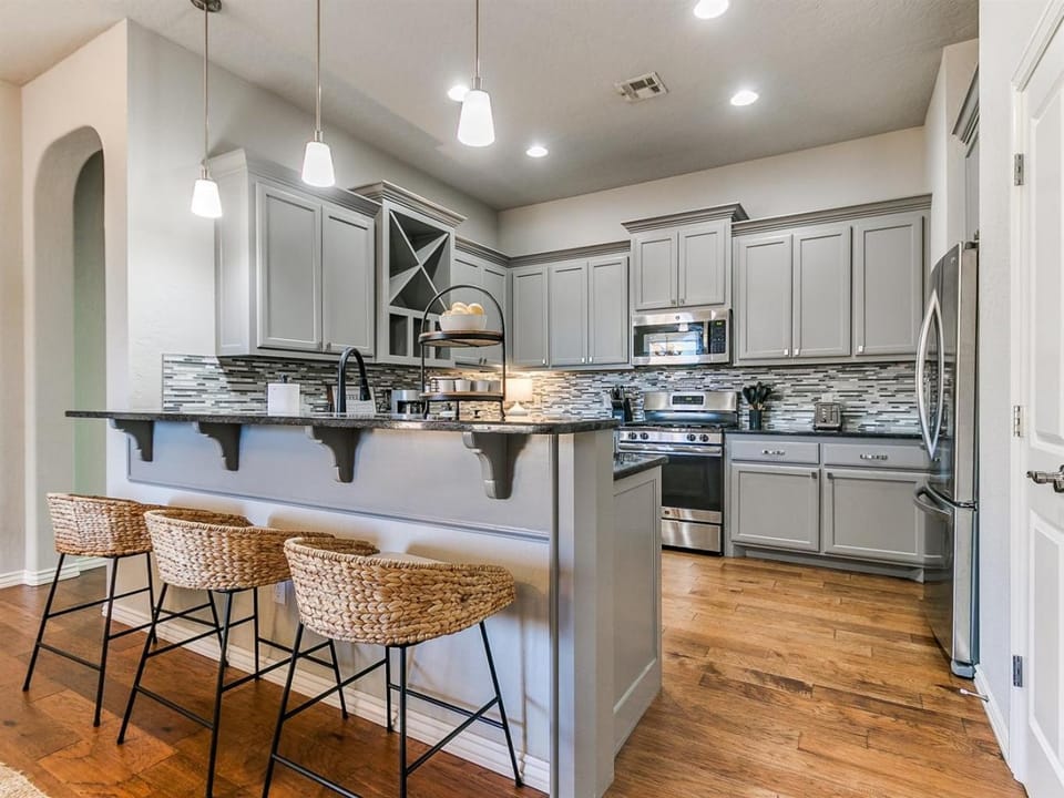Snag This Slice of Heaven in Warr Acres House in Warr Acres