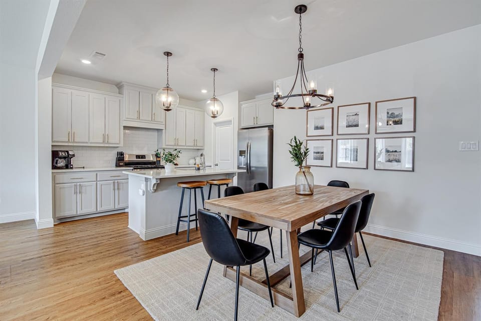 Luxury Meets Comfort Your Dream Stay Awaits! House in Fort Worth