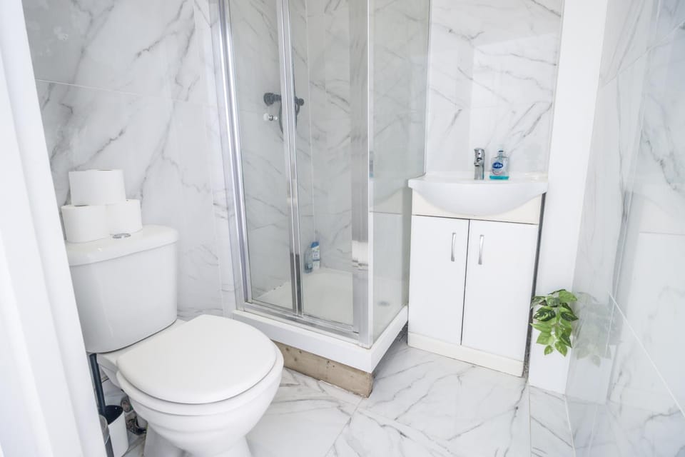 Shower, Toilet, Bathroom