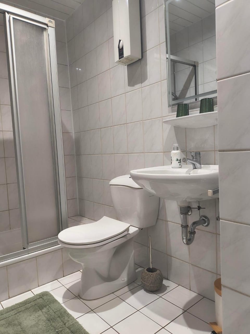 Shower, Toilet, Bathroom