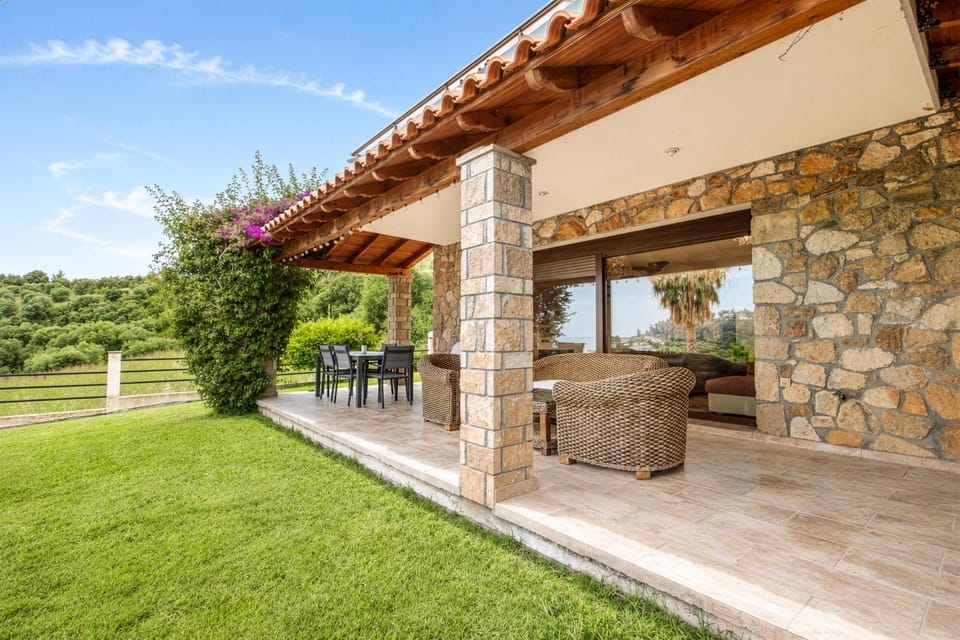 Property building, Balcony/Terrace, Garden view