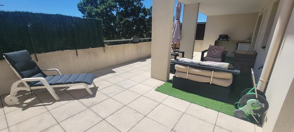 Grand 2 pièces avec Belle Terrasse & Barbecue Apartment in Saint-Raphael
