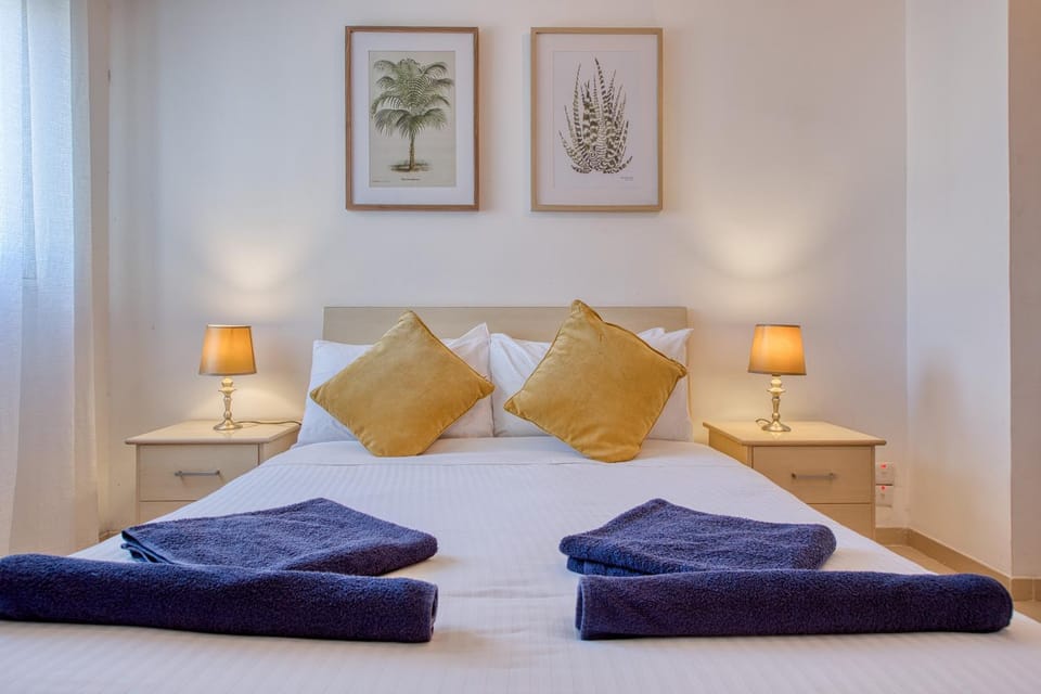 Bright & airy 3 bedroom apartment with balcony LAGI1-1 Apartment in Malta