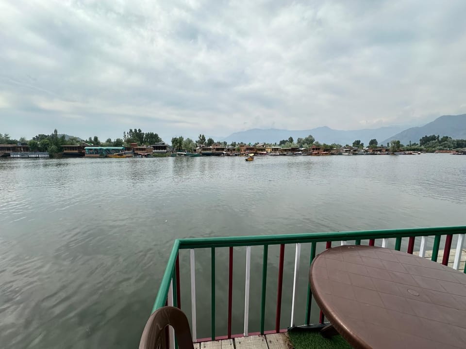 The Heritage Safinaa Group Of Houseboats Apartment in India