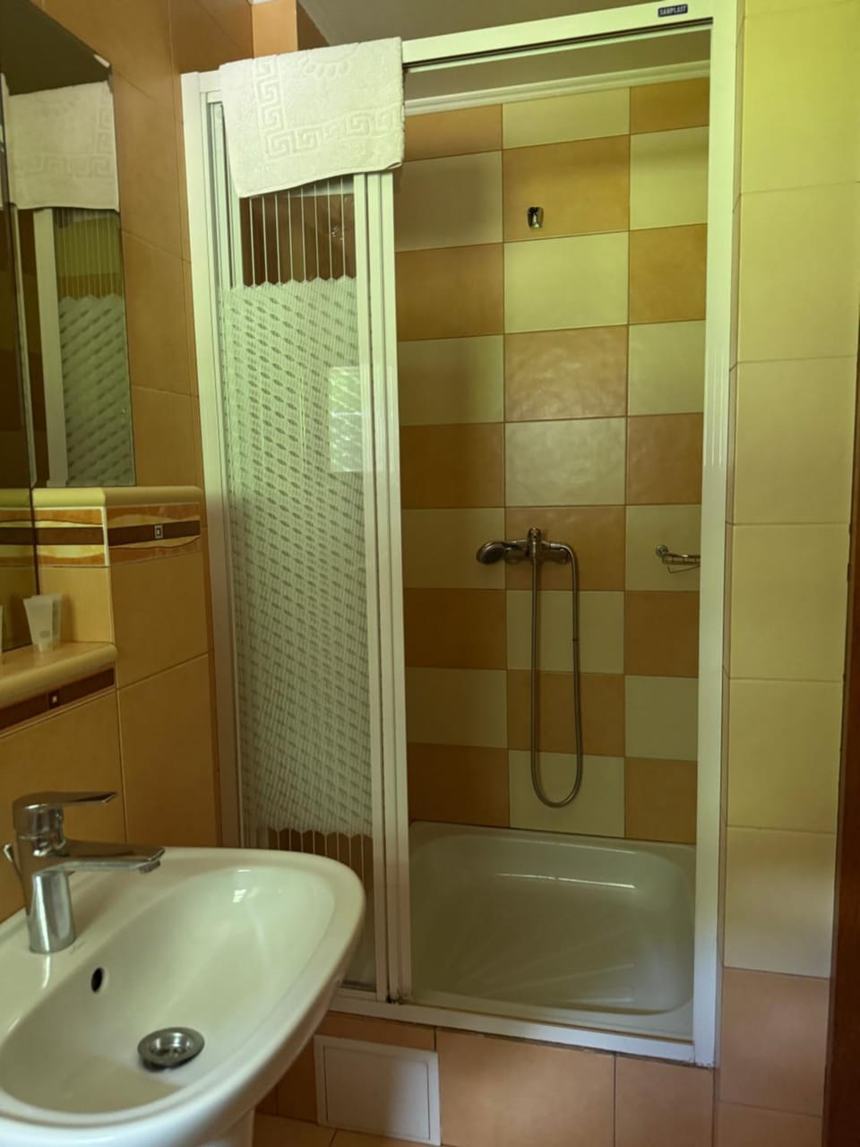 Park hotel SVYAT House in Lviv Oblast
