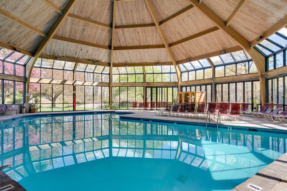Luxury Townhome in Tannersville + Resort Perks! House in Pocono Mountains