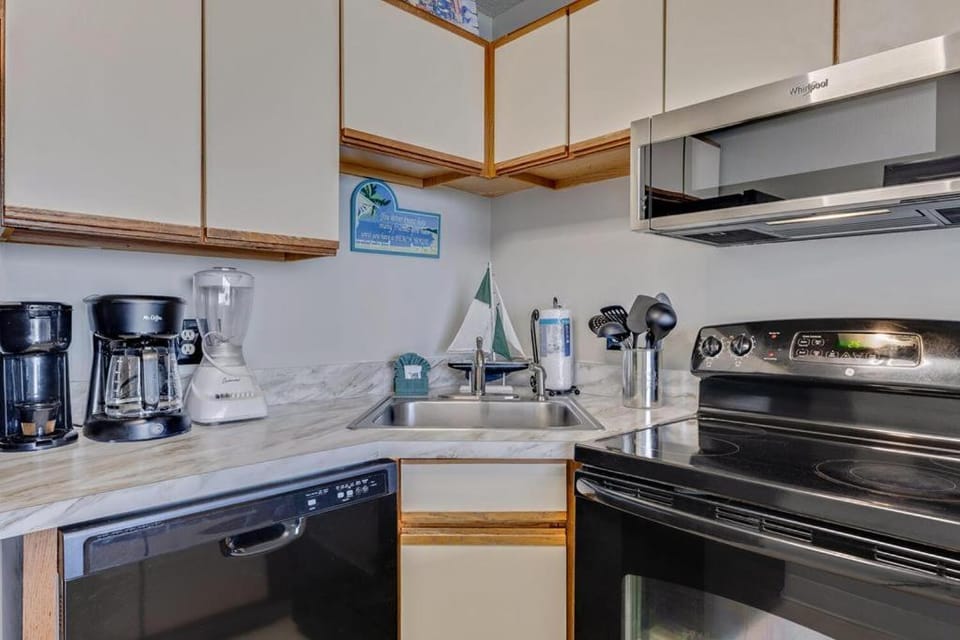 dishwasher, stove, kitchen