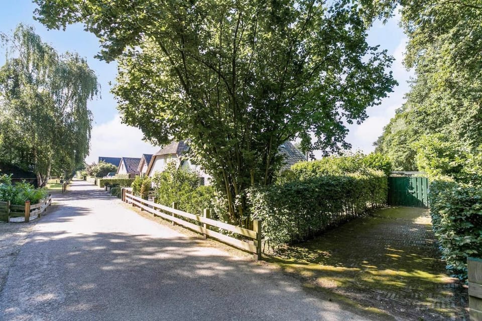 Neighbourhood, Natural landscape