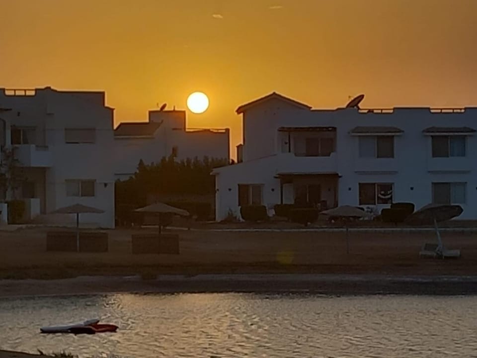 The White Haven - Lagoon & Sea View Apartment in Hurghada
