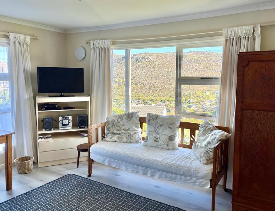 Bay Vista Garden Flat Apartment in Cape Town