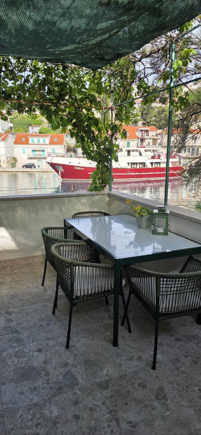 Seafront Heritage Stay, Stomorska Center Apt Apartment in Split-Dalmatia County
