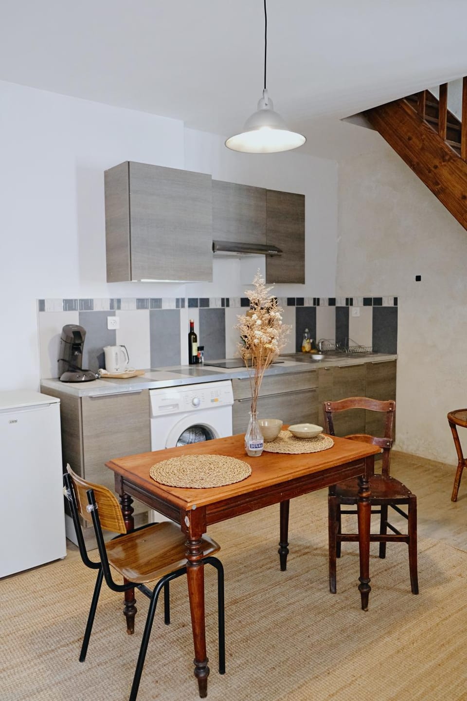 Kitchen or kitchenette, stove