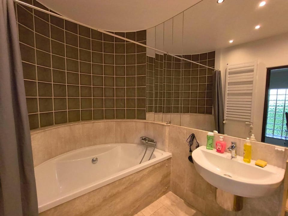 Fantastic-Inn Warszawa - FMW Pokój C House in Warsaw