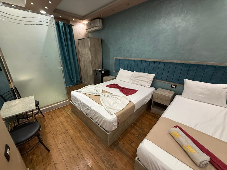 Bed, Photo of the whole room, Seating area, Bedroom, towels