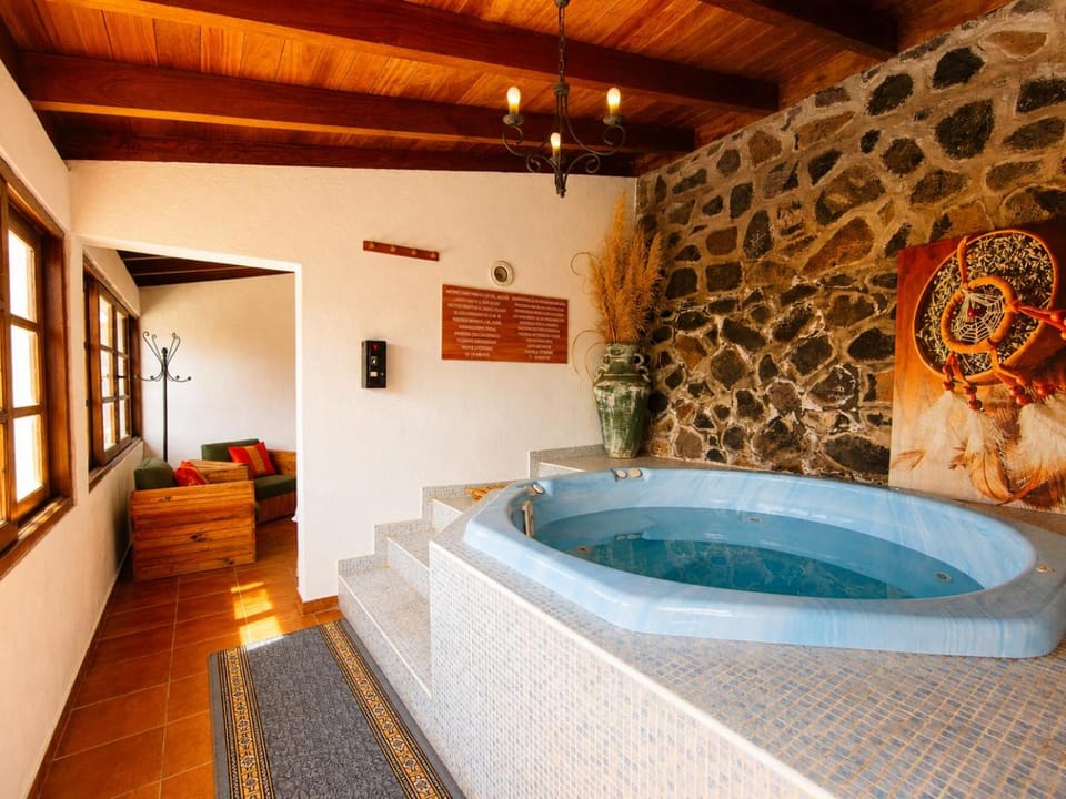 Hot Tub, Spa and wellness centre/facilities