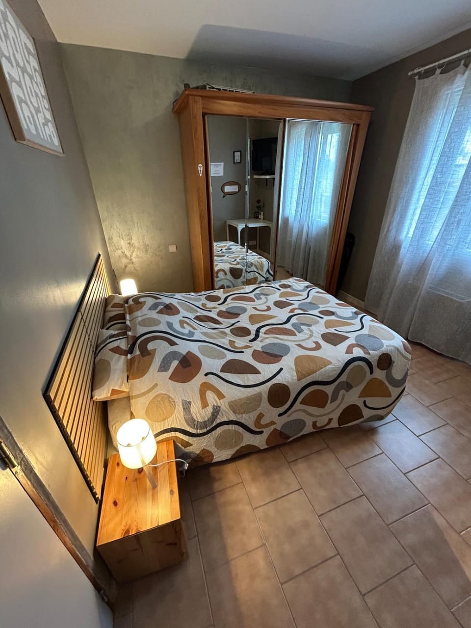 Photo of the whole room